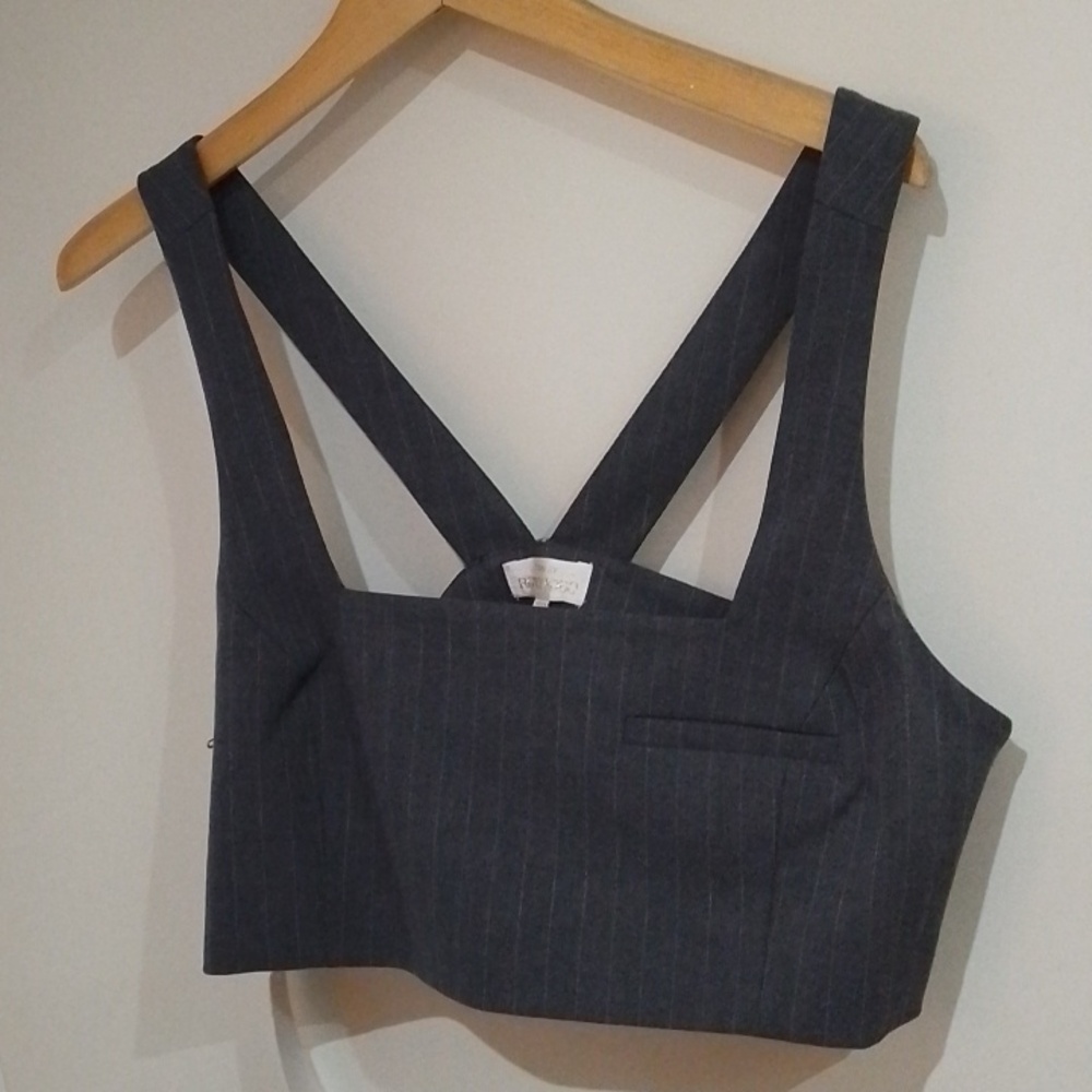 ! A5💐Torn by Robby Kobo L pinstripe lined crop top with side zip NWT